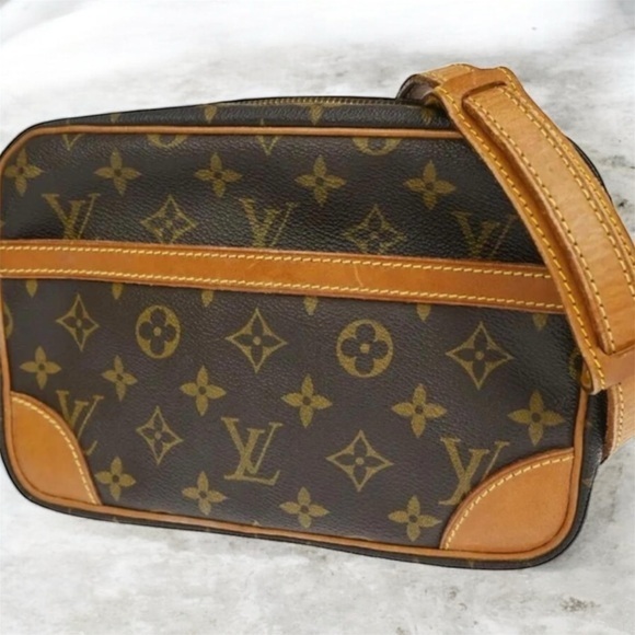 Louis Vuitton Handbags - LOUIS VUITTON Monogram Trocadero 24
Crossbody Bag